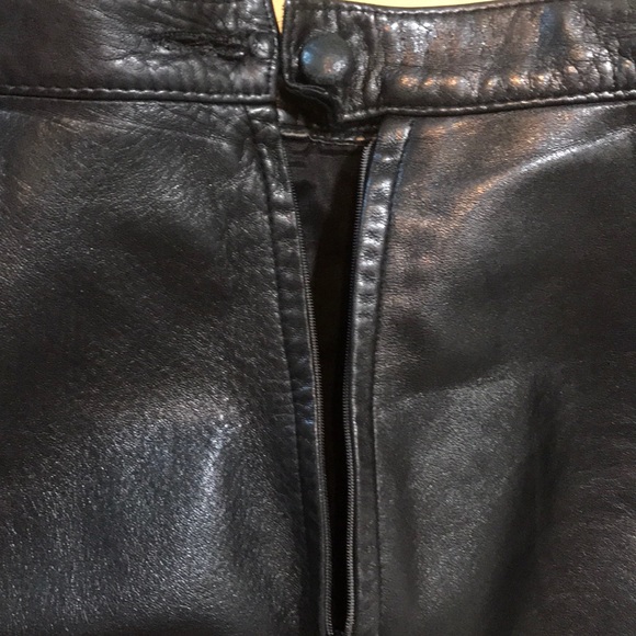 “GIGI BOUTIQUE” Vintage Black Leather Skirt. - Picture 12 of 13
